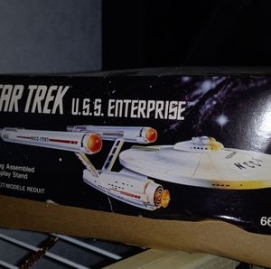 Star trek U.S.S Enterprise model kit